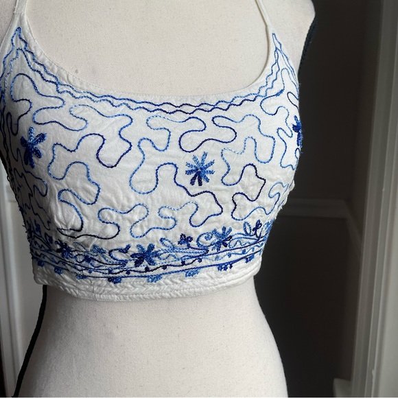 Vintage Y2K L.S.I. Embroidered Halter Crop Top | Size Small - Picture 10 of 15